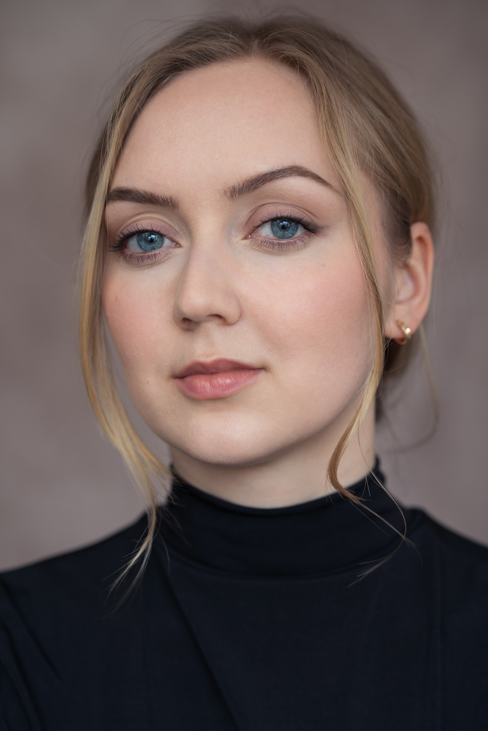 Natalie Linden - Ukrainian Natalie Linden - Ukrainian